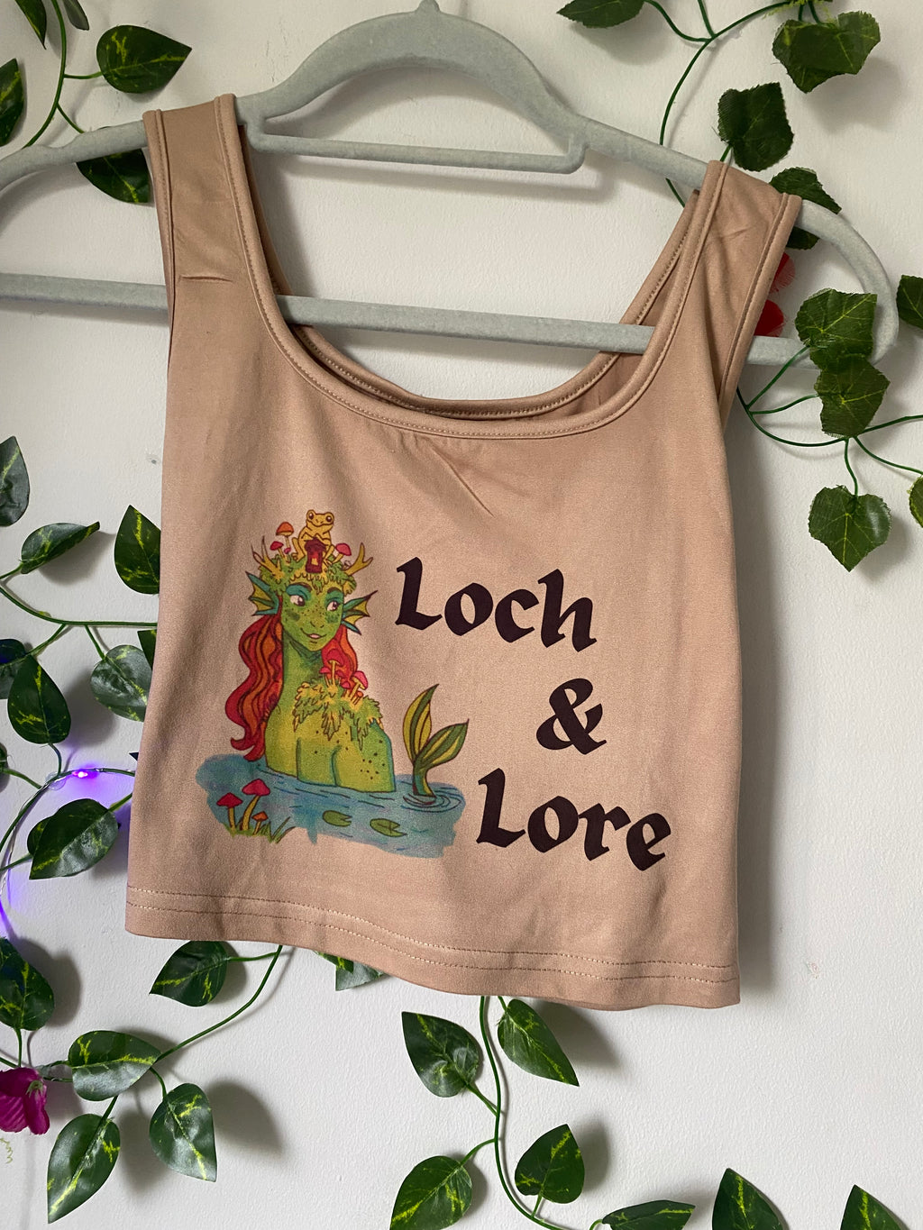 Loch & Lore Crop Top – Folklore Spirit (Beige, Medium)