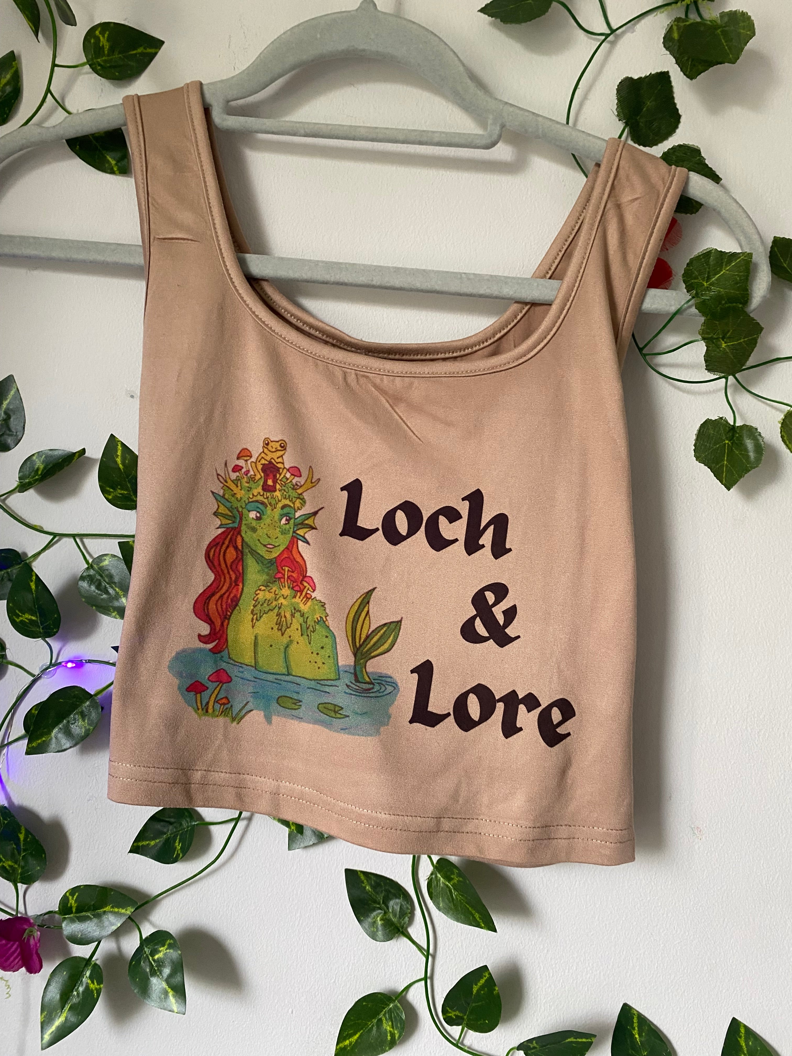 Loch & Lore Crop Top – Folklore Spirit (Beige, Medium)