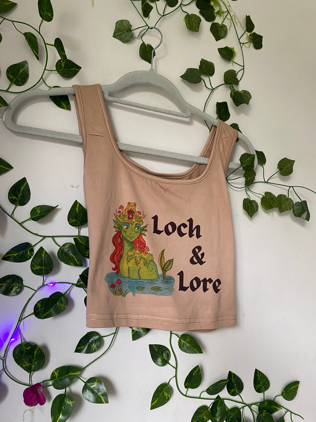 Loch & Lore Crop Top – Folklore Spirit (Beige, Medium)