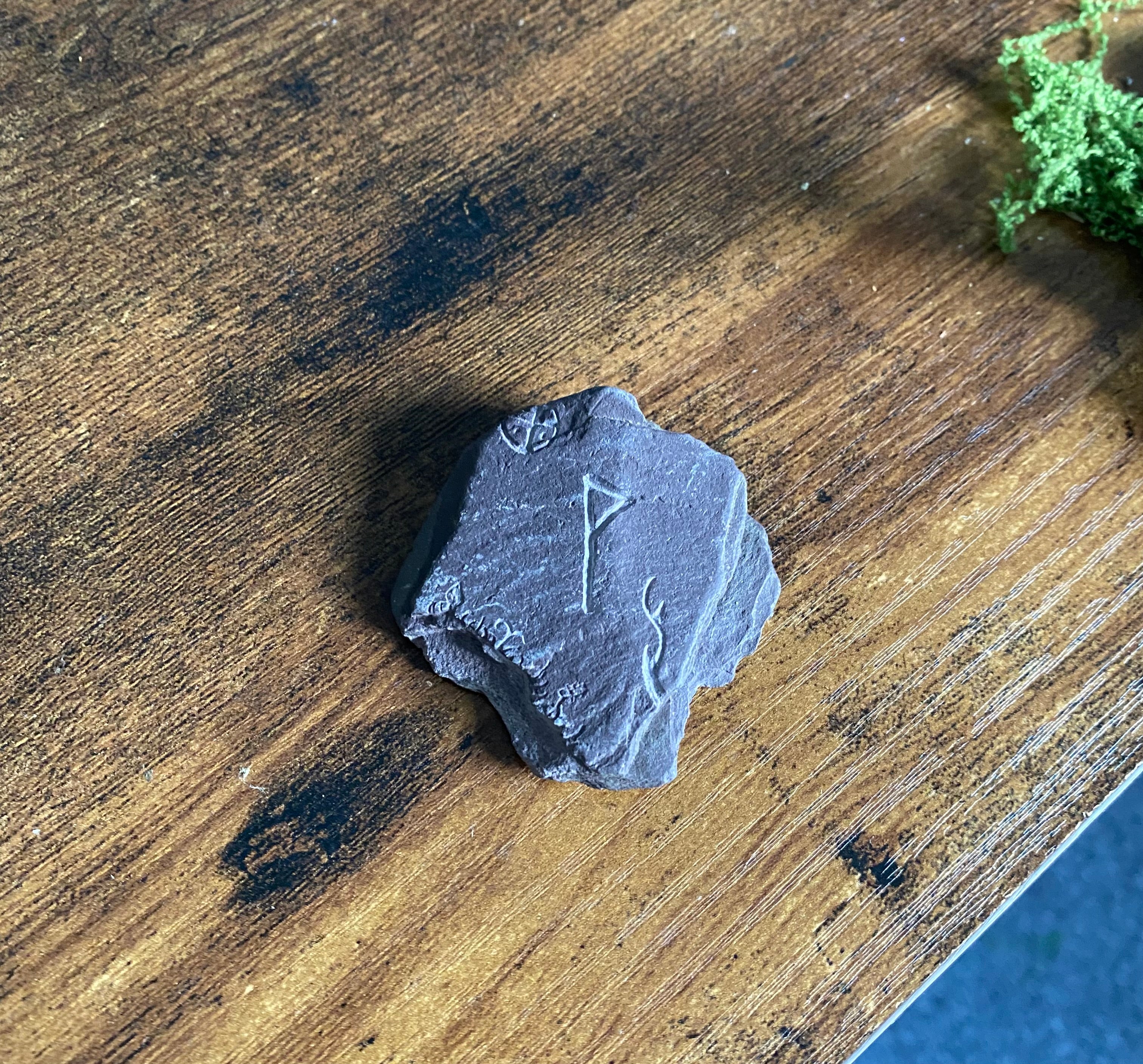 Runic Grounding Stone 'Wunjo'